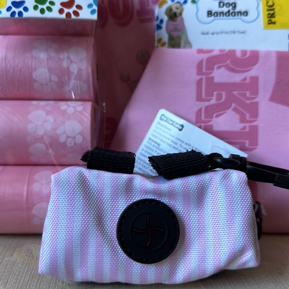 NWT DOG FEMALE SHIRT WITH MATCHING BANDANNA Born to sparkle, poop bags, & holder - Picture 5 of 8